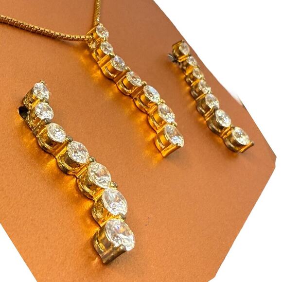 Cubic Zirconia CZ Pendant Chain Gold Tone Necklace 16" +2 earrings - Picture 2 of 7